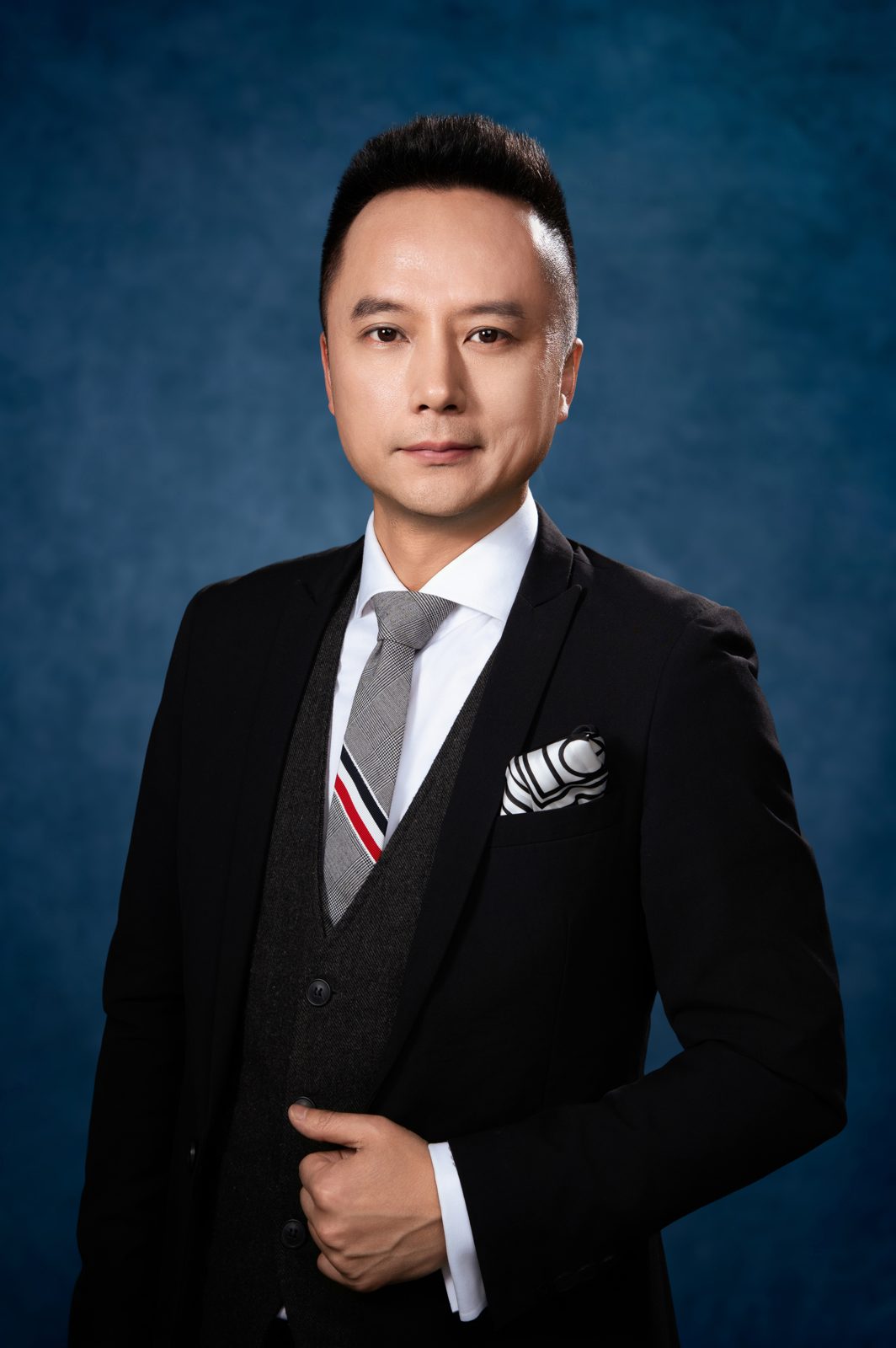 何建丰个人照片